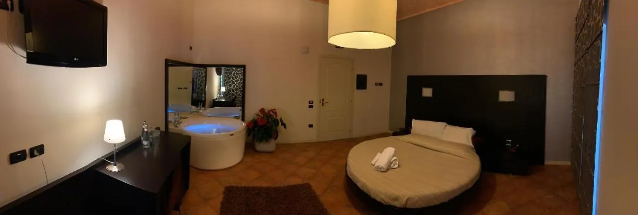 Albergo Castello Miradolo Terme Italy