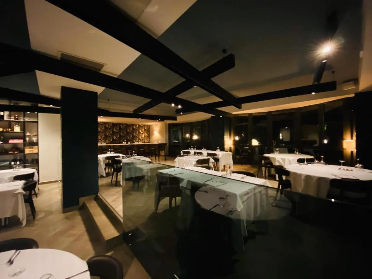 Albergo Castello Miradolo Terme 3*,  Italy